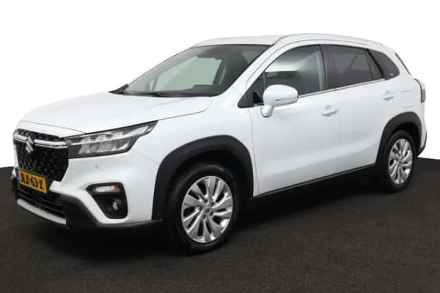 Suzuki S-Cross (2023) thumbnail 1