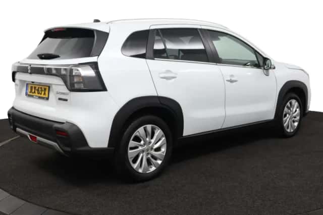 Suzuki S-Cross (2023) thumbnail 2