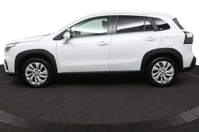 Suzuki S-Cross (2023) thumbnail 3