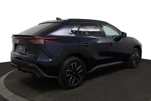 Toyota bZ4X (2026) thumbnail 2