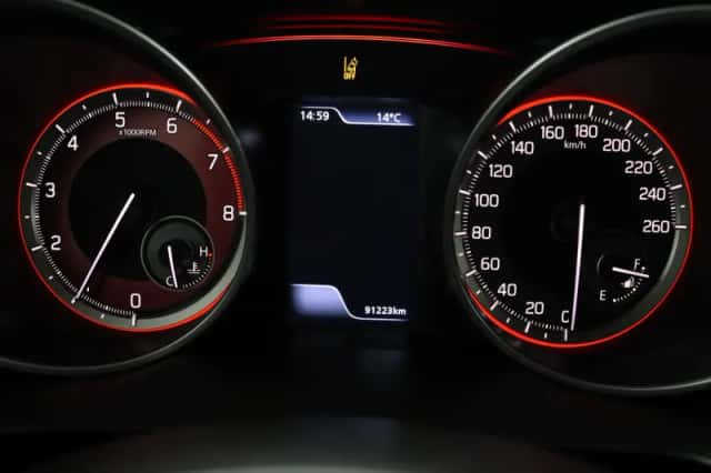 Suzuki Swift (2022) thumbnail 6