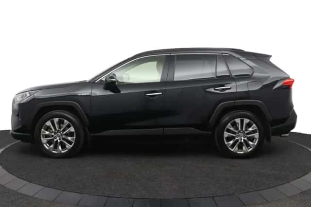 Toyota RAV4 (2021) thumbnail 3