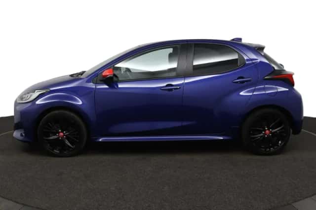 Toyota Yaris (2022) thumbnail 3
