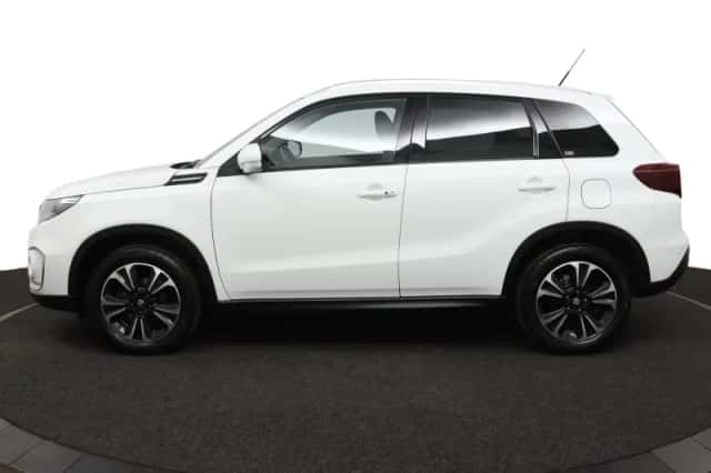 Suzuki Vitara (2023) thumbnail 3