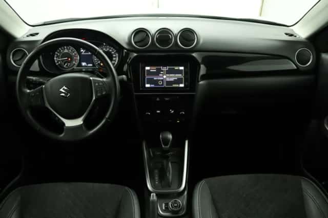 Suzuki Vitara (2023) thumbnail 4
