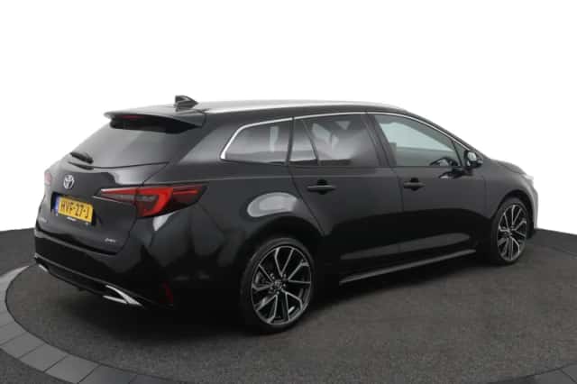 Toyota Corolla (2025) thumbnail 2