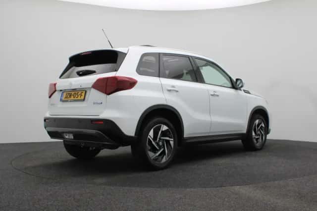 Suzuki Vitara (2025) thumbnail 4