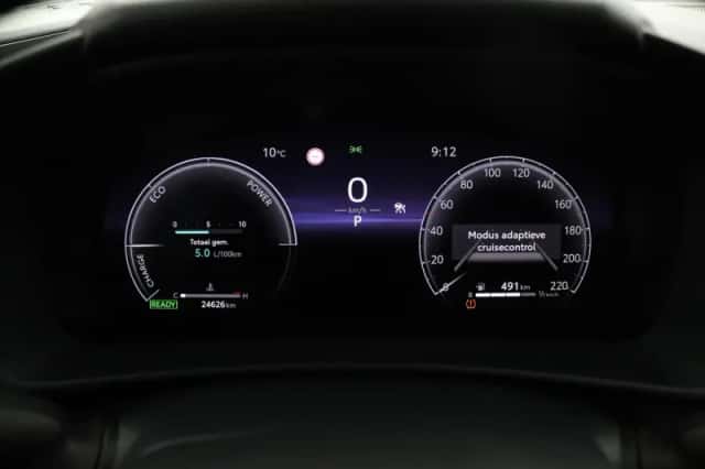 Toyota C-HR (2024) thumbnail 6