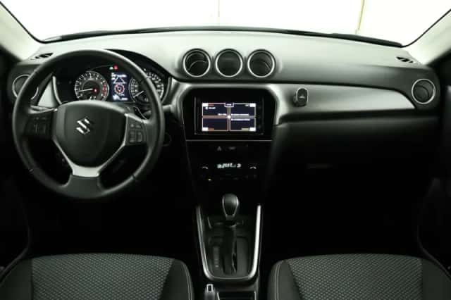 Suzuki Vitara (2024) thumbnail 4