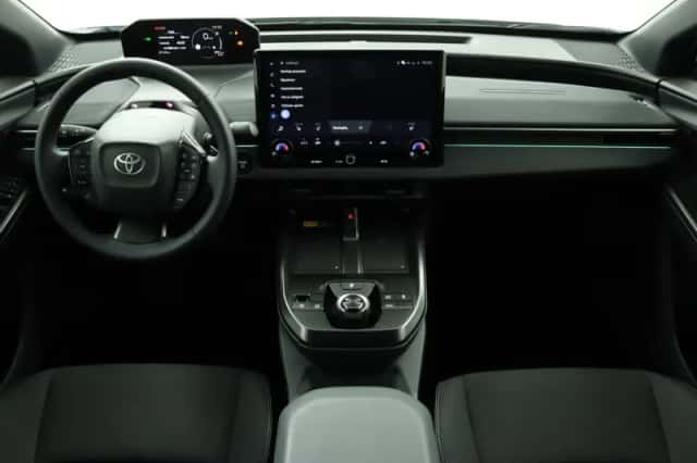 Toyota C-HR+ (2026) thumbnail 4