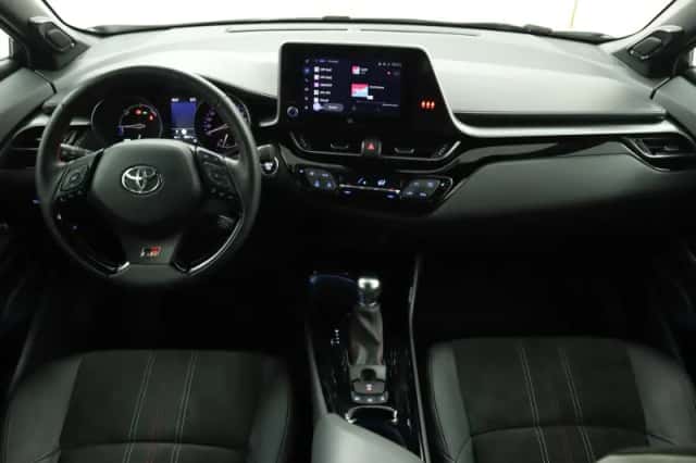 Toyota C-HR (2023) thumbnail 4