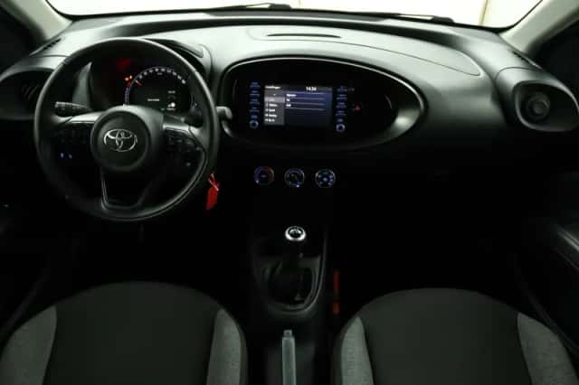 Toyota Aygo X (2022) thumbnail 4