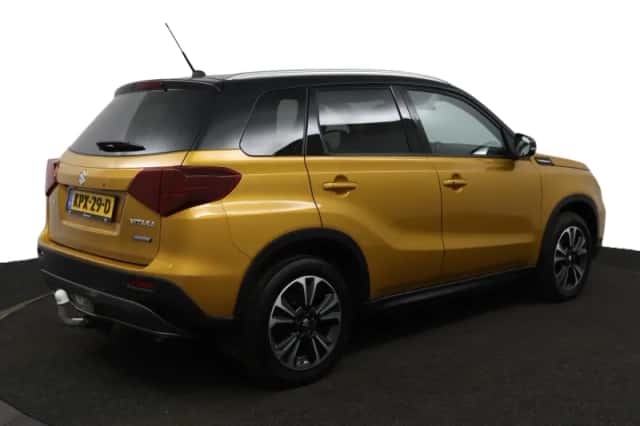 Suzuki Vitara (2023) thumbnail 2