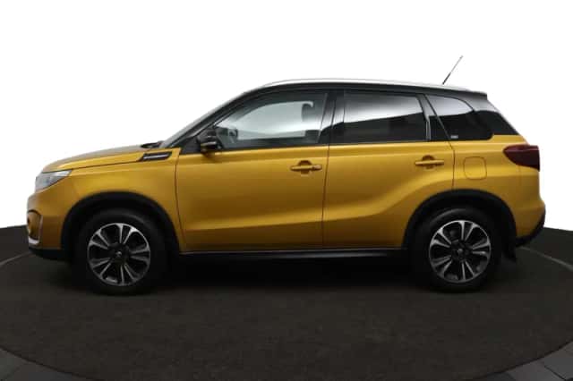 Suzuki Vitara (2023) thumbnail 3