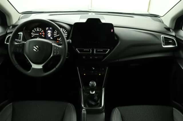 Suzuki S-Cross (2026) thumbnail 4
