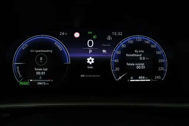 Toyota Corolla Cross (2025) thumbnail 6