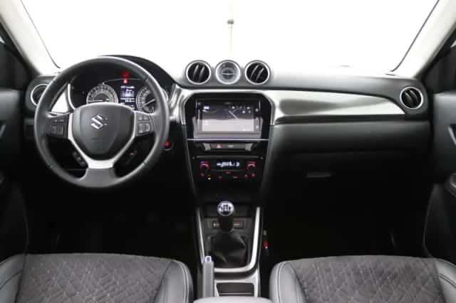 Suzuki Vitara (2020) thumbnail 4