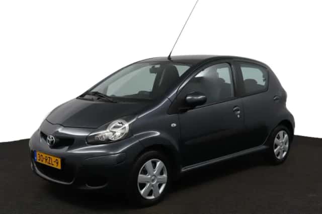Toyota Aygo (2011) thumbnail 1