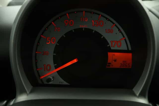 Toyota Aygo (2011) thumbnail 6