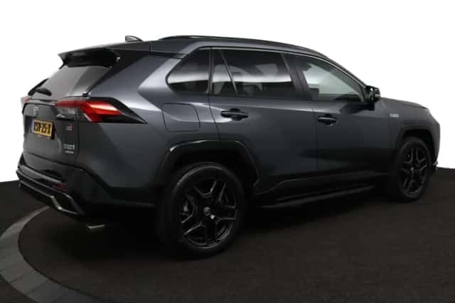 Toyota RAV4 (2024) thumbnail 2