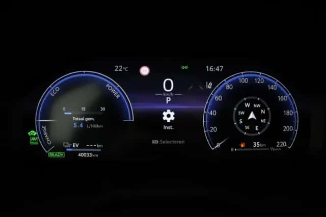 Toyota RAV4 (2024) thumbnail 6