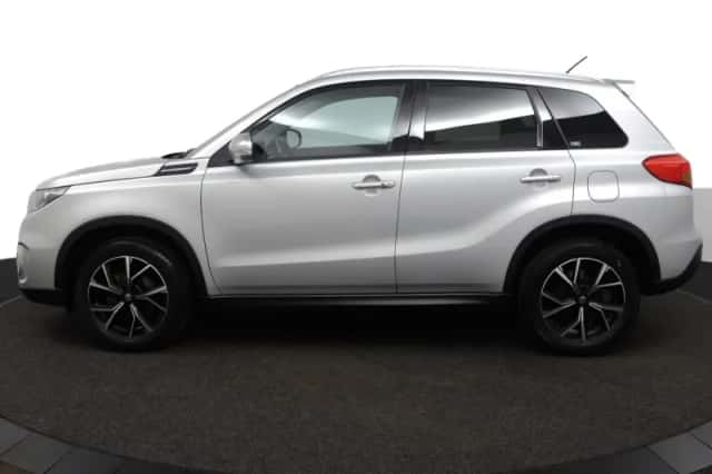 Suzuki Vitara (2018) thumbnail 3