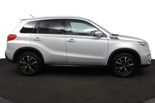 Suzuki Vitara (2018) thumbnail 5