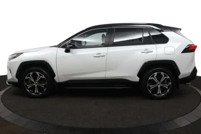 Toyota RAV4 (2025) thumbnail 3