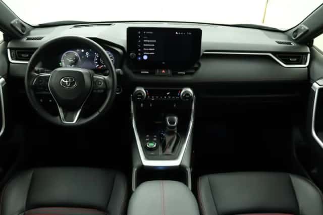 Toyota RAV4 (2025) thumbnail 4