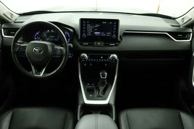 Toyota RAV4 (2021) thumbnail 4