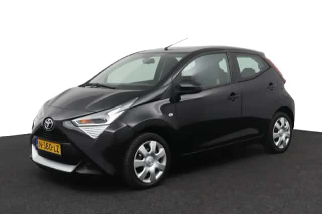 Toyota Aygo (2021) thumbnail 1