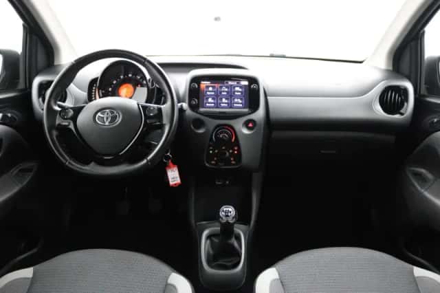 Toyota Aygo (2021) thumbnail 4