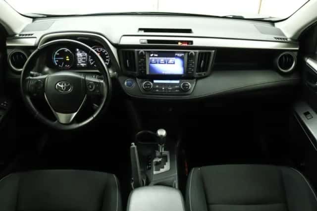 Toyota RAV4 (2016) thumbnail 4