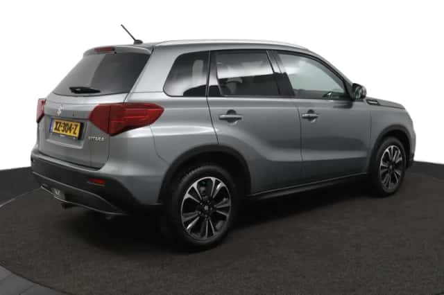 Suzuki Vitara (2018) thumbnail 2