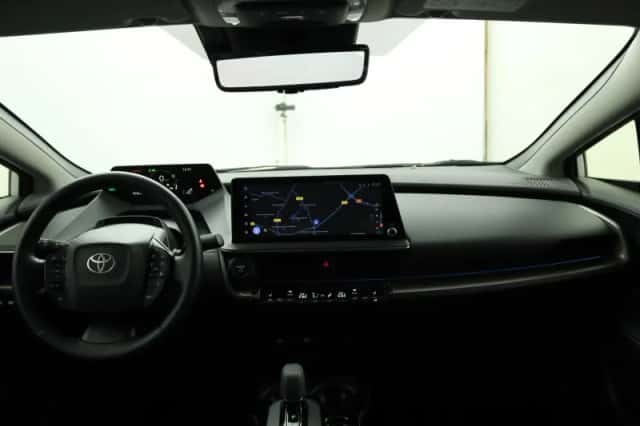 Toyota Prius (2023) thumbnail 4