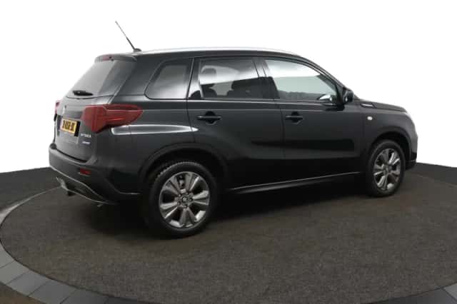 Suzuki Vitara (2023) thumbnail 2