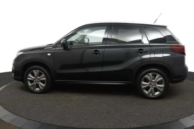 Suzuki Vitara (2023) thumbnail 3