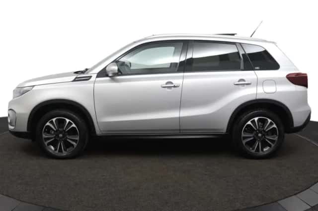 Suzuki Vitara (2022) thumbnail 3