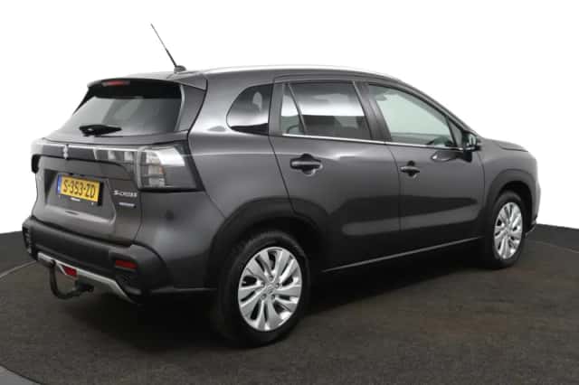 Suzuki S-Cross (2023) thumbnail 2