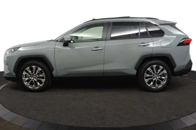 Toyota RAV4 (2021) thumbnail 3