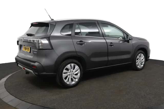 Suzuki S-Cross (2022) thumbnail 2