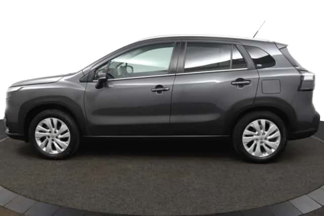 Suzuki S-Cross (2022) thumbnail 3