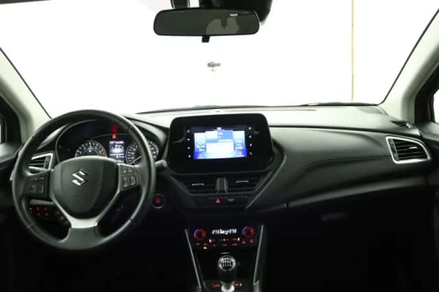 Suzuki S-Cross (2022) thumbnail 4