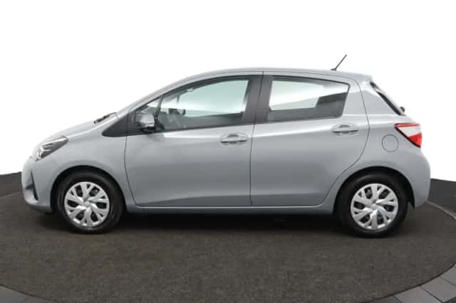 Toyota Yaris (2019) thumbnail 3