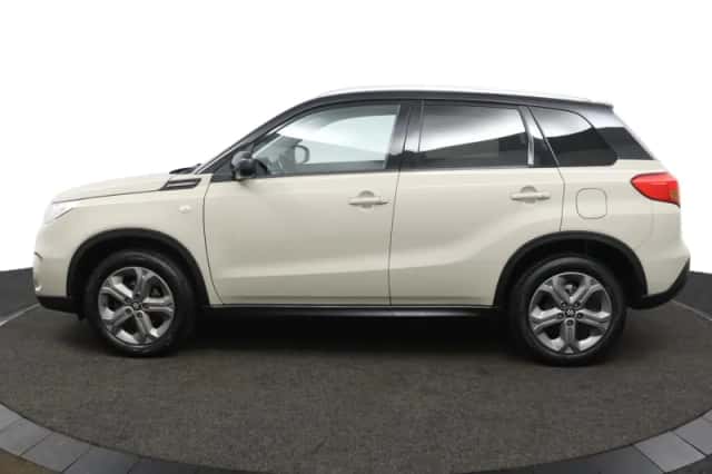 Suzuki Vitara (2015) thumbnail 3