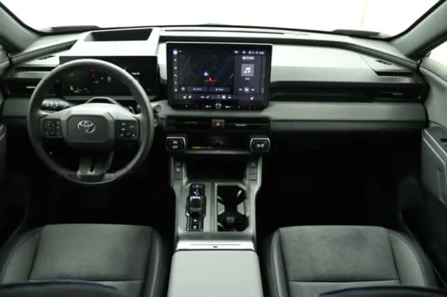 Toyota RAV4 (2026) thumbnail 4