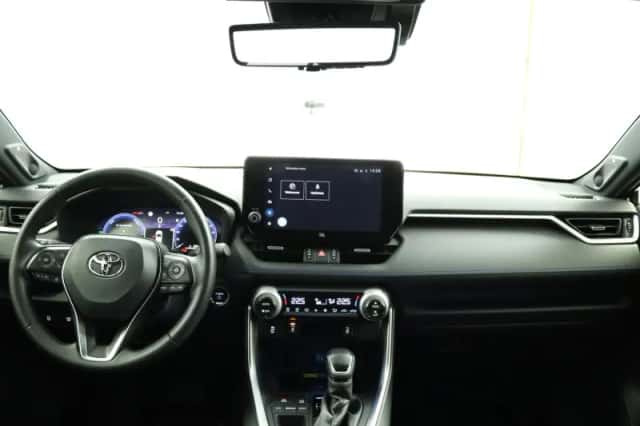 Toyota RAV4 (2023) thumbnail 4