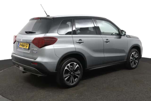 Suzuki Vitara (2022) thumbnail 2