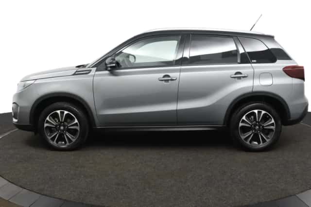 Suzuki Vitara (2022) thumbnail 3