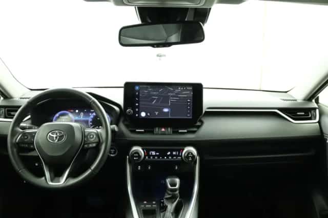 Toyota RAV4 (2024) thumbnail 4